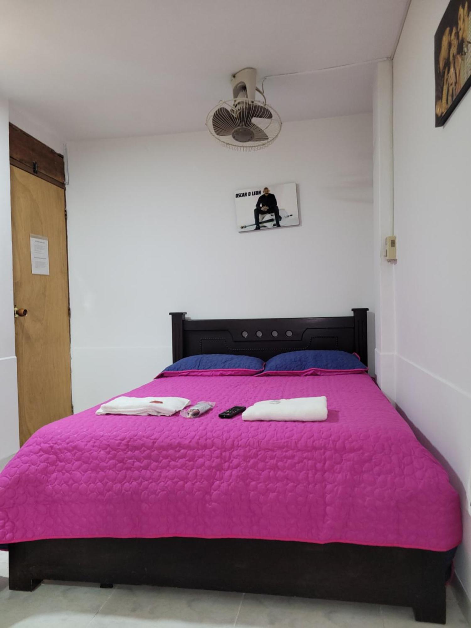 מדיין Hotel San Vicente מראה חיצוני תמונה
