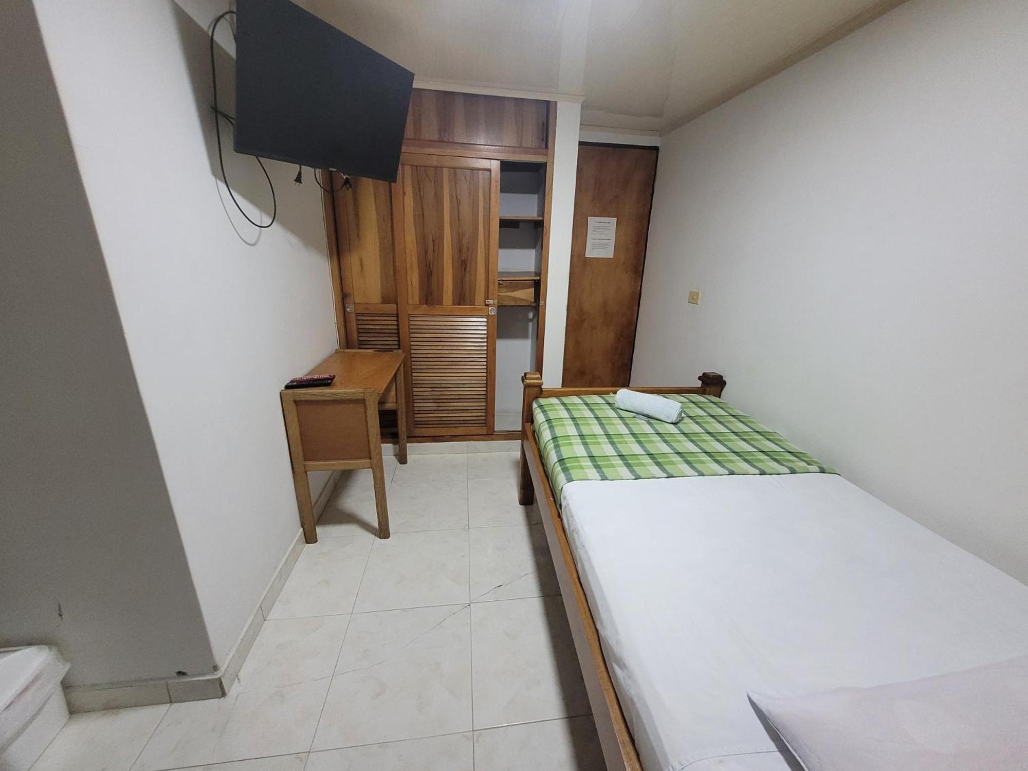 מדיין Hotel San Vicente מראה חיצוני תמונה