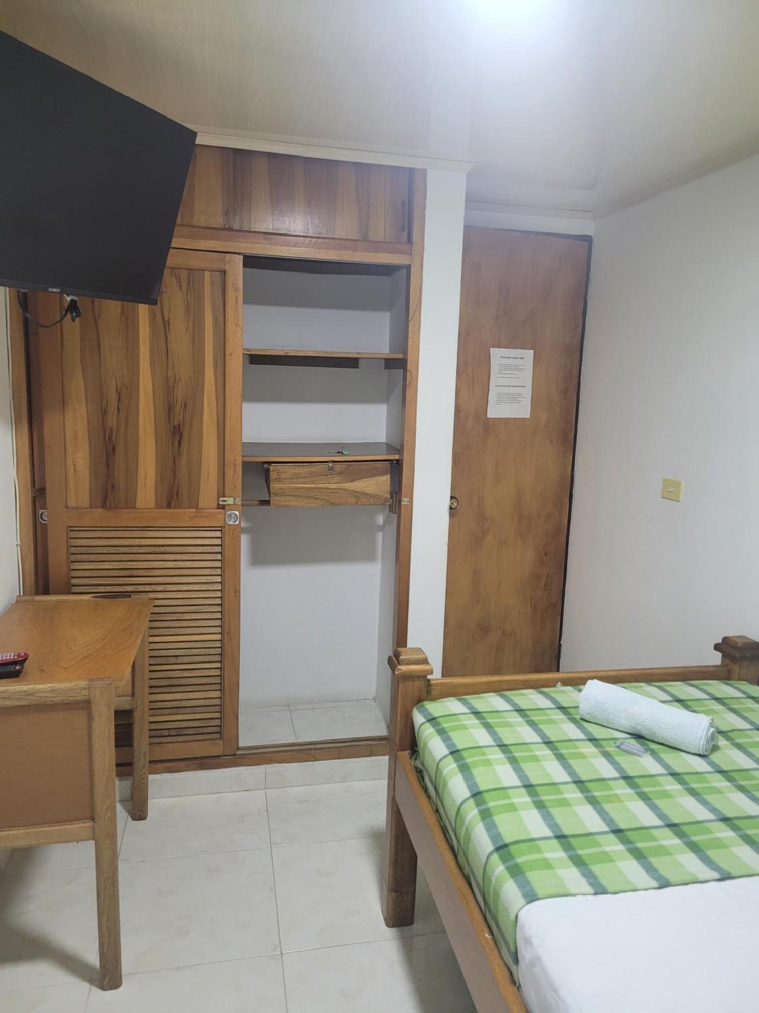 מדיין Hotel San Vicente מראה חיצוני תמונה
