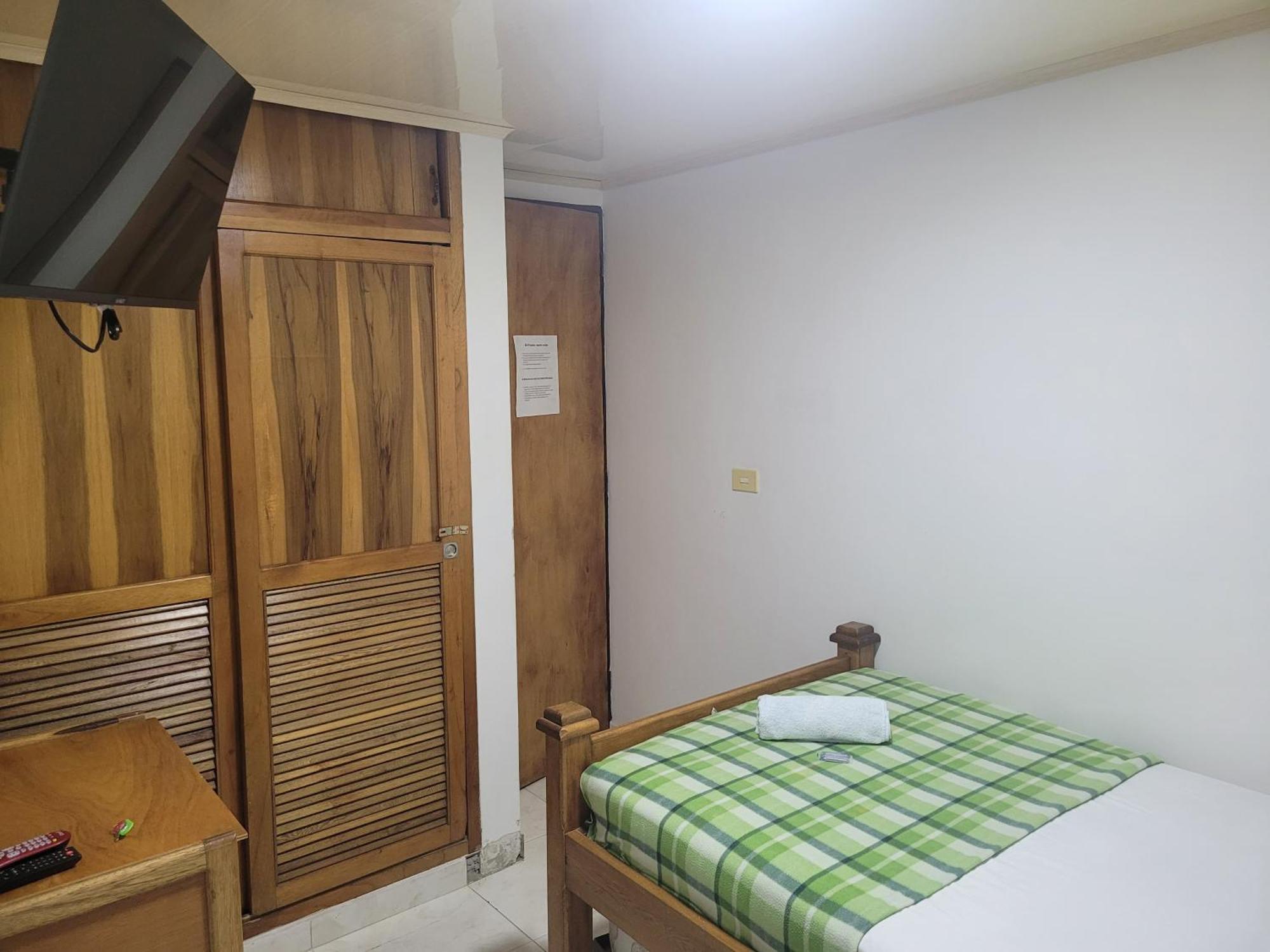 מדיין Hotel San Vicente מראה חיצוני תמונה