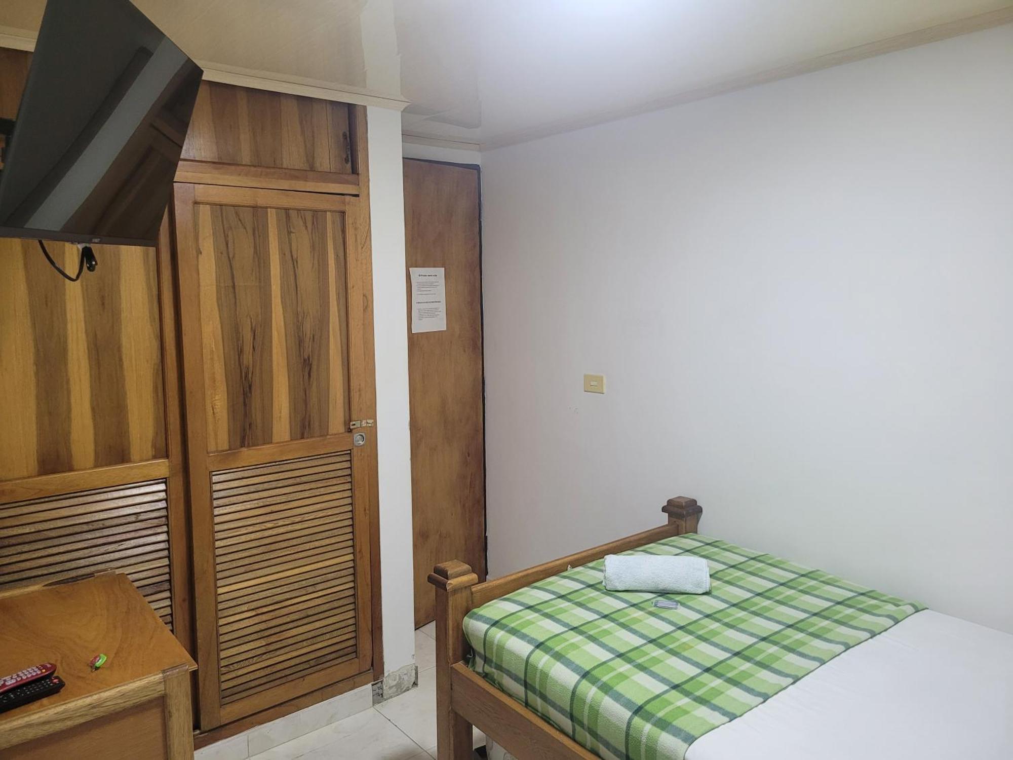 מדיין Hotel San Vicente מראה חיצוני תמונה